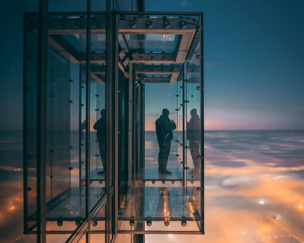 Inelsa Zener - ascensores que se instalan en rascacielos